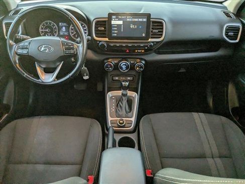 Used 2022 Hyundai Venue SEL w/ Cargo Package image 18