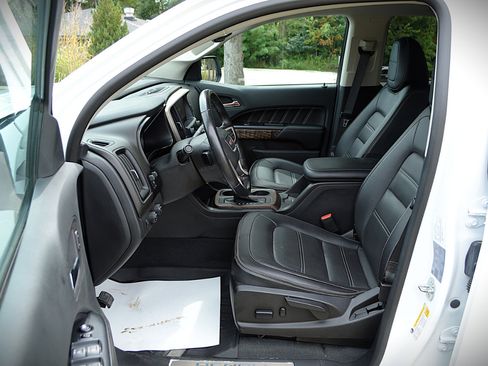 Used 2022 GMC Canyon Denali image 13