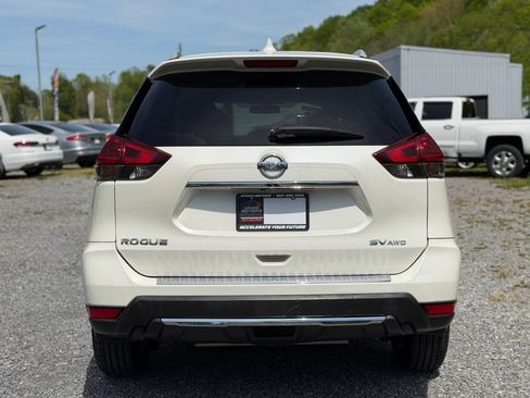 Used 2018 Nissan Rogue SV AWD/4WD image 5