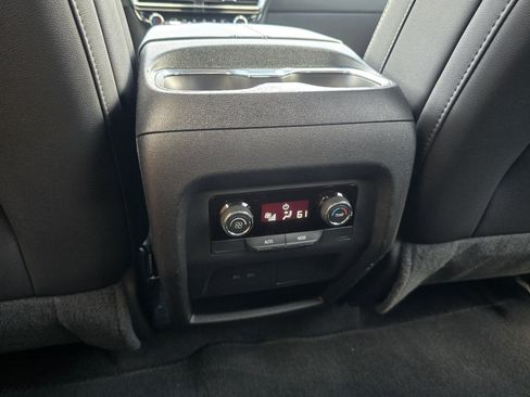 Used 2025 Chevrolet Traverse LT AWD/4WD image 25