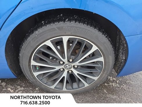 Used 2018 Toyota Camry SE image 10