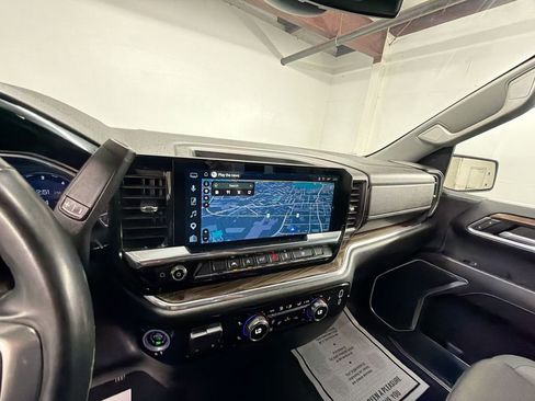 Used 2025 Chevrolet Silverado 1500 LT RWD image 18