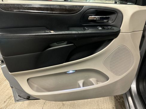 Used 2015 Dodge Grand Caravan SE w/ Quick Order Package 29E SE image 17