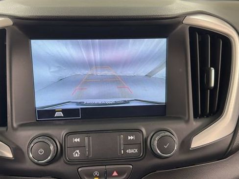 Used 2024 GMC Terrain SLT image 27