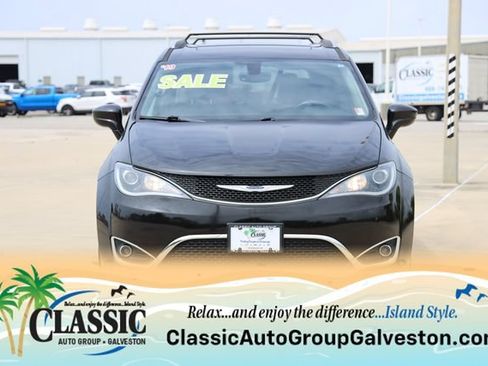 Used 2019 Chrysler Pacifica Touring-L Plus FWD image 2