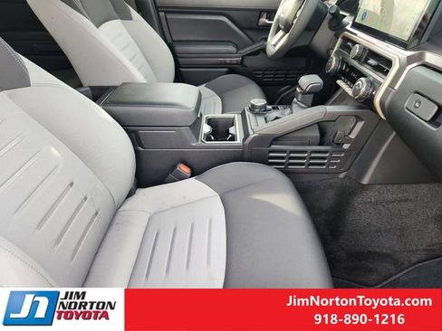 Used 2025 Toyota Tacoma TRD Sport image 16