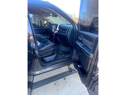 Used 2024 RAM 2500 Laramie image 17