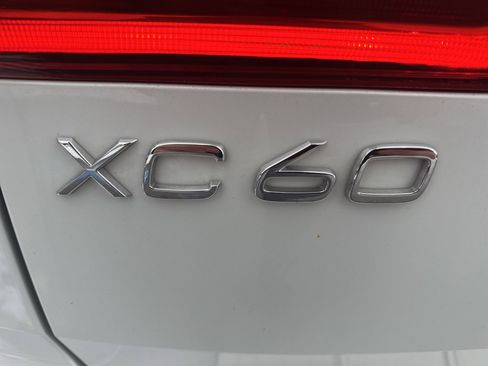 Used 2023 Volvo XC60 B5 Plus w/ Climate Package image 33