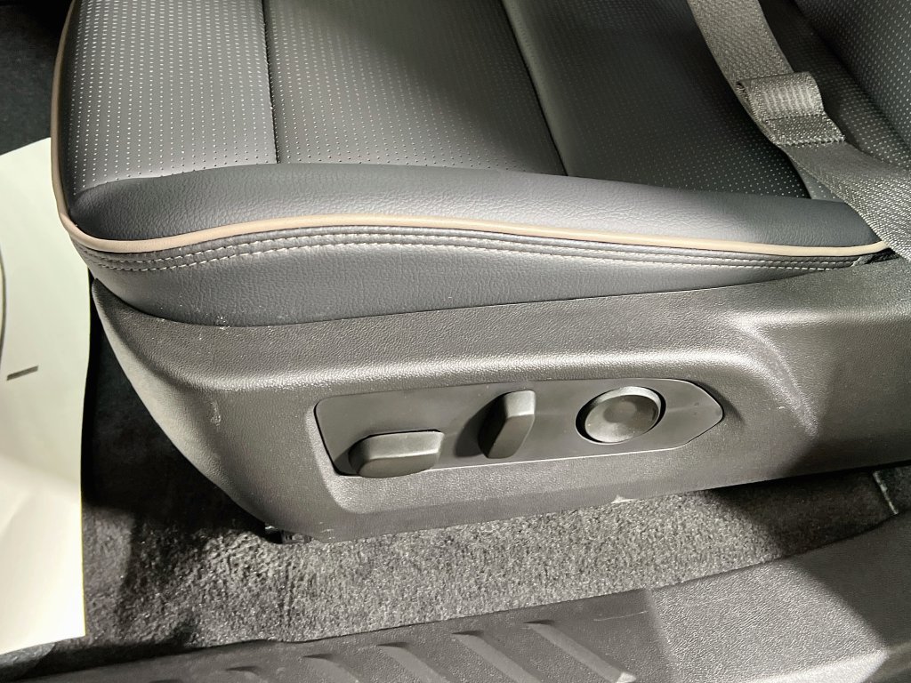 New 2026 GMC Canyon Denali AWD/4WD image 15