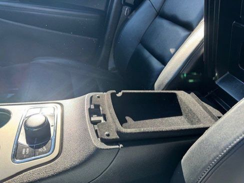 Used 2021 Jeep Grand Cherokee Limited AWD/4WD image 24