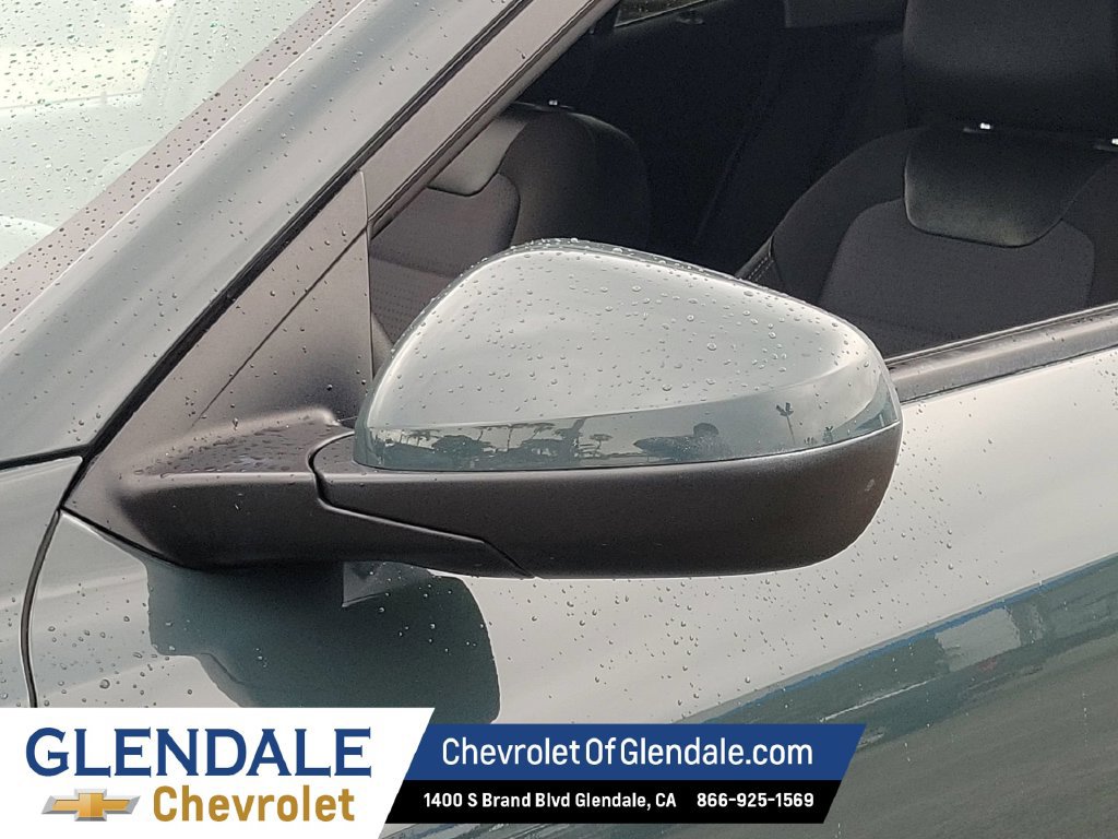 Used 2025 Chevrolet Trax LT FWD image 19