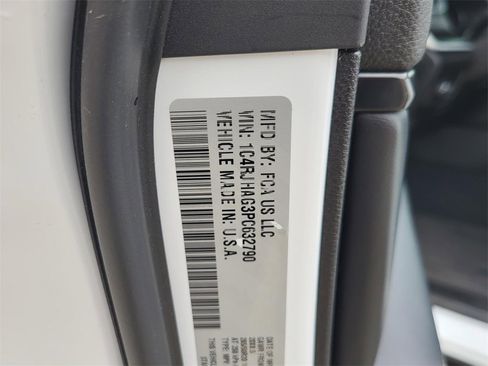 Used 2023 Jeep Grand Cherokee Altitude image 35