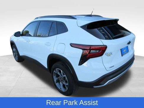 Certified 2024 Chevrolet Trax LT w/ Driver Confidence Package FWD image 3