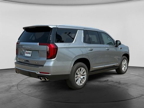 Used 2025 GMC Yukon Denali w/ Sun & Power Step Package AWD/4WD image 10