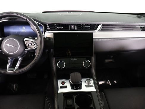 Used 2024 Jaguar F-PACE R-Dynamic S image 41