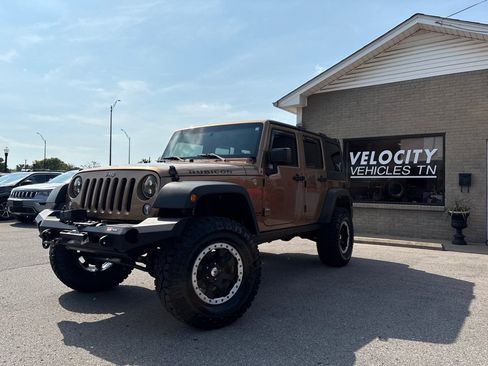 Used 2015 Jeep Wrangler Unlimited Rubicon w/ Connectivity Group AWD/4WD image 1