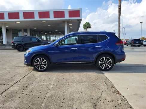Used 2019 Nissan Rogue SL w/ Premium Package image 2