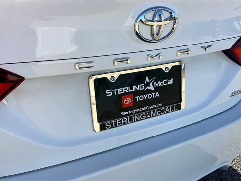 Used 2022 Toyota Camry SE FWD image 10