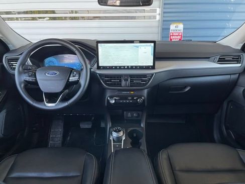 Certified 2025 Ford Escape Platinum AWD/4WD image 6
