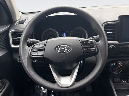 Used 2022 Hyundai Venue SE image 12