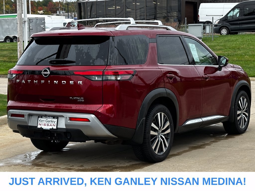 Used 2022 Nissan Pathfinder Platinum w/ Cargo Package AWD/4WD image 3