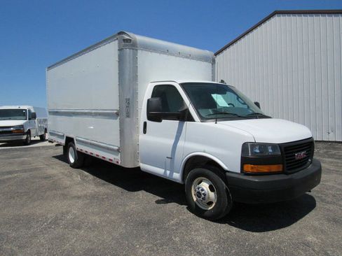 Used 2021 GMC Savana 3500 Extended w/ Power Convenience Package RWD image 9