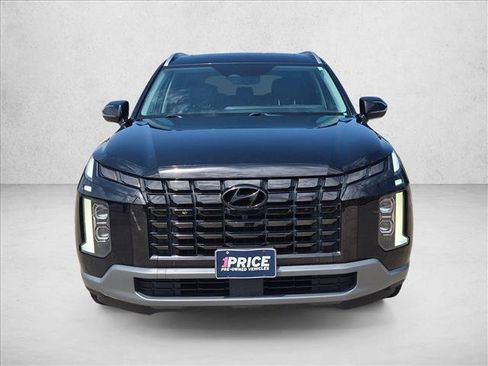 Used 2023 Hyundai Palisade SEL FWD image 2