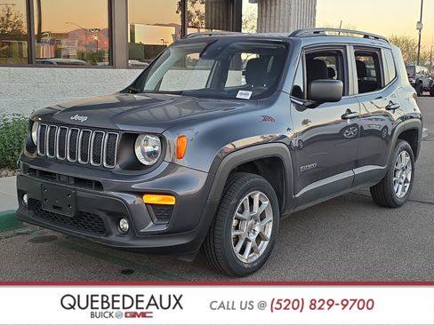 Used 2022 Jeep Renegade Latitude AWD/4WD image 3
