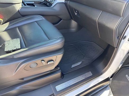 Used 2021 GMC Yukon Denali image 16