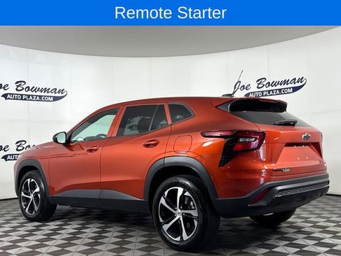 Used 2024 Chevrolet Trax RS w/ Sunroof Package FWD image 8