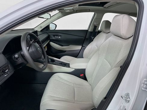 Certified 2025 Honda Accord SE image 8