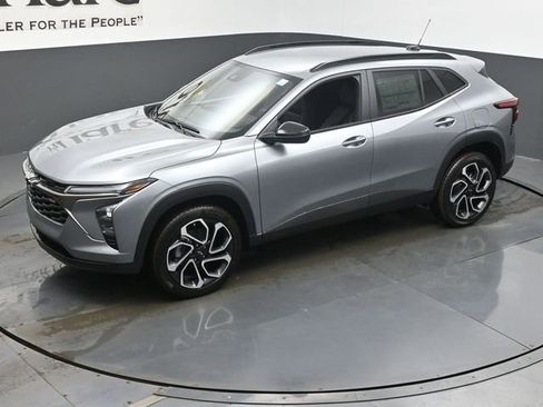 New 2026 Chevrolet Trax RS w/ Driver Confidence Package image 22