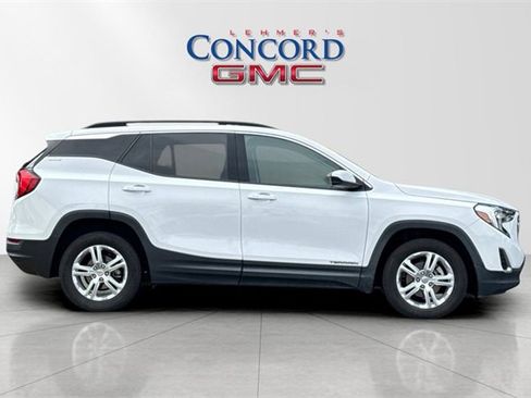 Used 2020 GMC Terrain SLE w/ Driver Convenience Package image 3