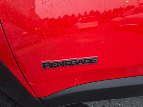 Used 2017 Jeep Renegade Trailhawk w/ Premium Trailhawk Package AWD/4WD image 23