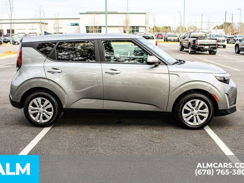 Used 2025 Kia Soul LX image 8