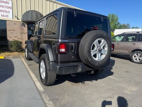 Used 2019 Jeep Wrangler Unlimited Sport S AWD/4WD image 6