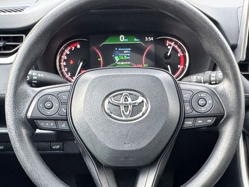 Used 2025 Toyota RAV4 XLE image 27