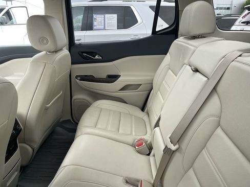 Used 2022 GMC Acadia Denali w/ Denali Ultimate Package image 13