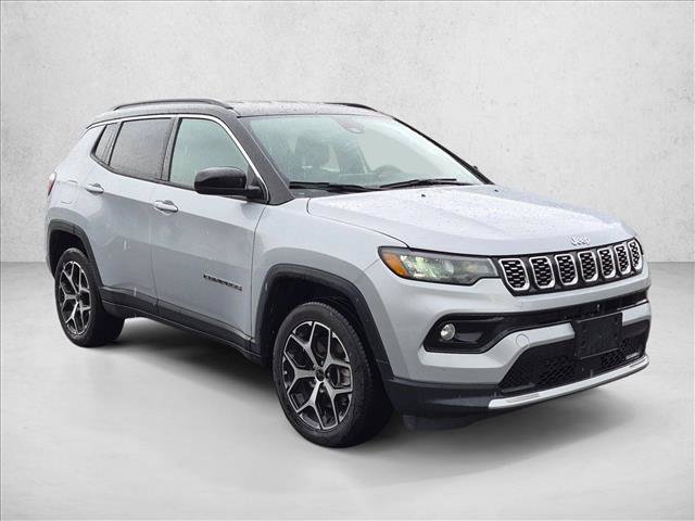 Used 2025 Jeep Compass Limited AWD/4WD image 3