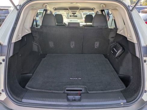 Used 2023 Nissan Rogue S image 29