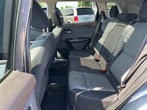 Used 2021 Nissan Rogue SV FWD image 18