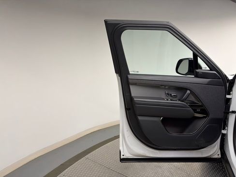 Used 2023 Land Rover Range Rover Sport SE image 7