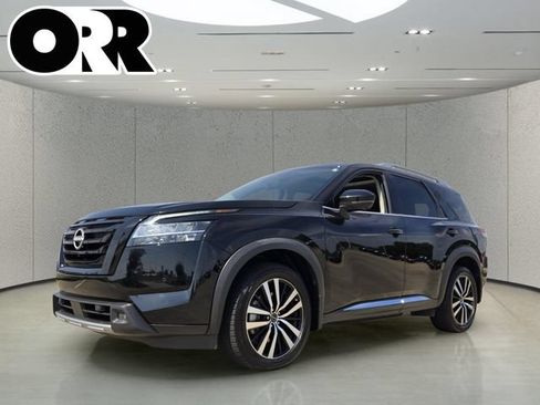 Certified 2024 Nissan Pathfinder Platinum w/ Black Appearance Package FWD image 1