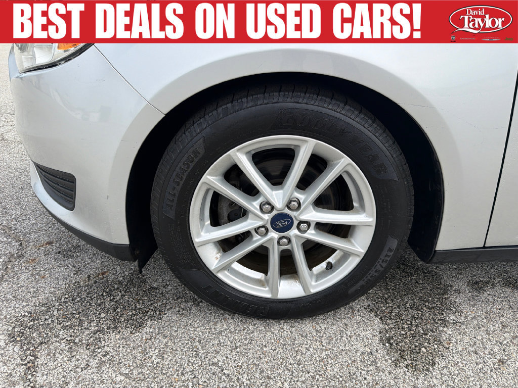 Used 2015 Ford Focus SE w/ SE Cold Weather Package FWD image 18