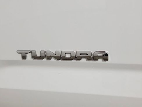 Used 2022 Toyota Tundra SR5 w/ SR5 Premium Package AWD/4WD image 9