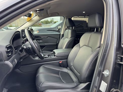 Used 2025 Honda Pilot EX-L image 19