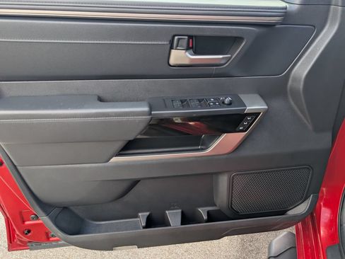 Used 2025 Toyota Tundra Limited AWD/4WD image 15
