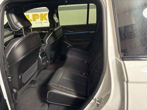 Used 2022 Jeep Grand Cherokee Summit w/ Luxury Tech Group V image 24