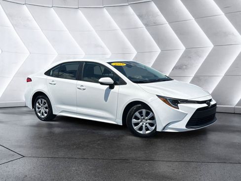 Used 2024 Toyota Corolla LE FWD image 1
