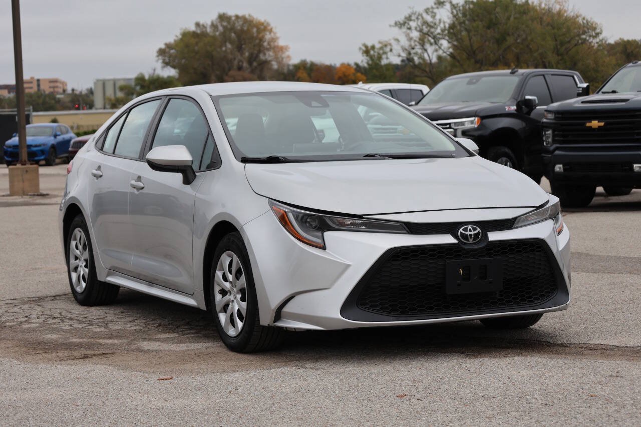Used 2021 Toyota Corolla LE FWD image 4